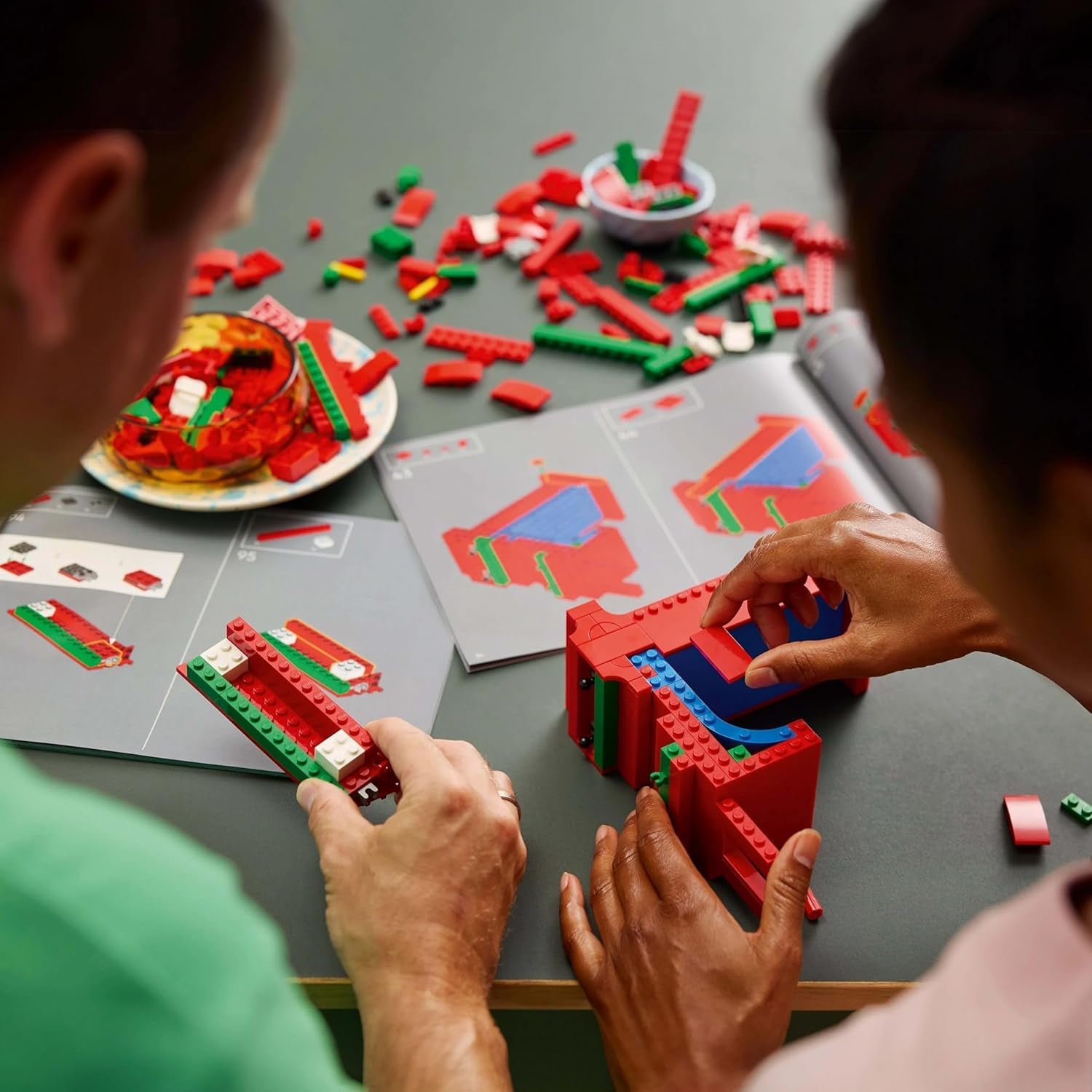 Stavebnice LEGO Art Love pro dospělé Domácí dekorace Dárek k Valentýnu a ke Dni matek pro ženy a muže Kreativní činnost pro milovníky umění a designu 31214 Stavebnice Besuche den LEGO-Store