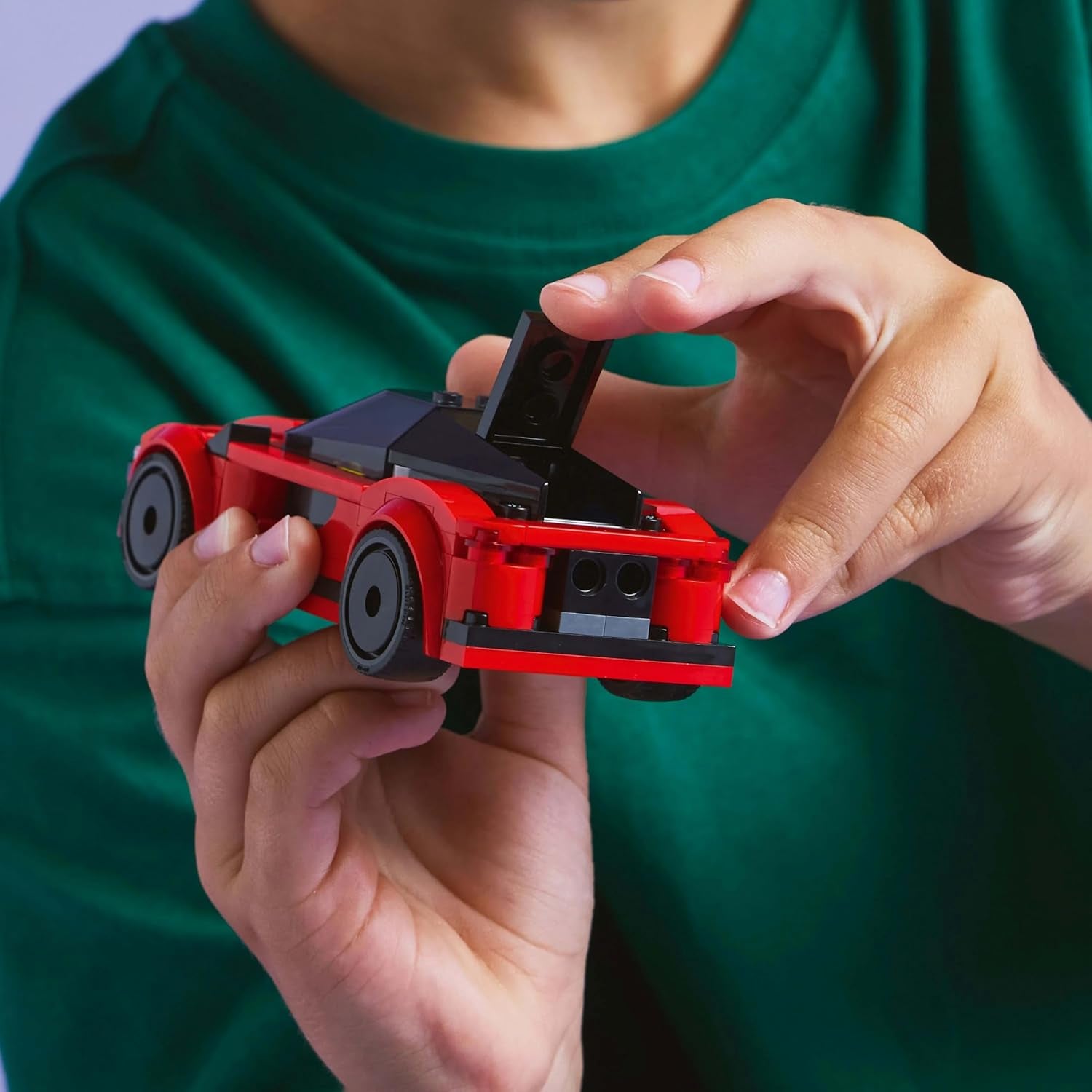LEGO City Red Sports Car - Mașină de curse pentru băieți și fete de la 5 ani - Cadou de ziua ta sau pentru sărbători - Șofer minifigurină cu telefon mobil și kit de curățare 60448 Seturi de constructie Besuche den LEGO-Store