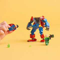 LEGO DC Superman Mech vs. Lex Luthor – Hračka superhrdiny se 2 minifigurkami – Sestavitelná akční figurka s pohyblivými pažemi, nohama a prsty – Dárek pro chlapce a dívky Věk 6+ 76302 Stavebnice Besuche den LEGO-Store