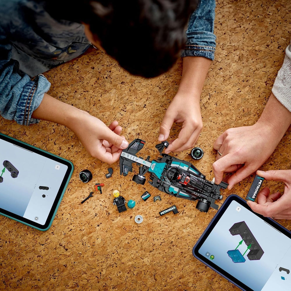 LEGO Speed Champions Mercedes-Amg F1 W15 Závodní auto - Minifigurka Formule 1 - Sběratelský a sestavitelný model auta - Dárek pro chlapce a dívky od 10 let nebo dospělé fanoušky 77244 Stavebnice Besuche den LEGO-Store