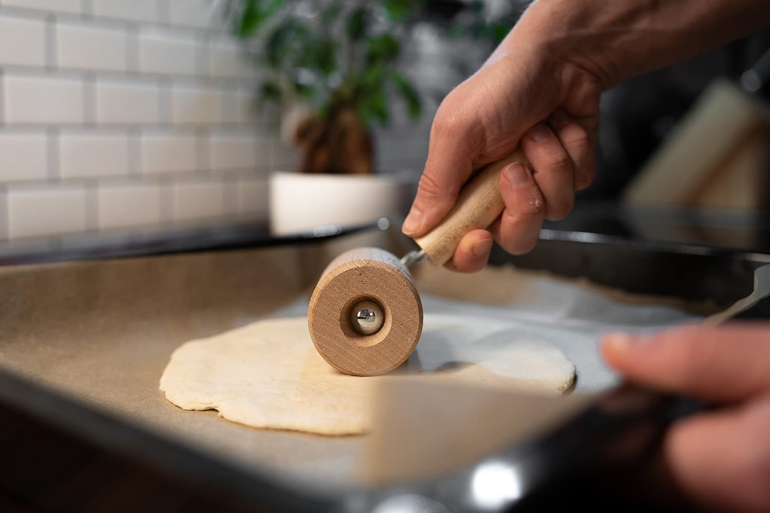 Chinchilla® Backblechroller/Teigroller zylindrisch aus Buchenholz | Der stabilní Helper für die Küche | Vyrobeno v Německu | Nachhaltige Qualität aus Deutschland | 18 x 5 cm