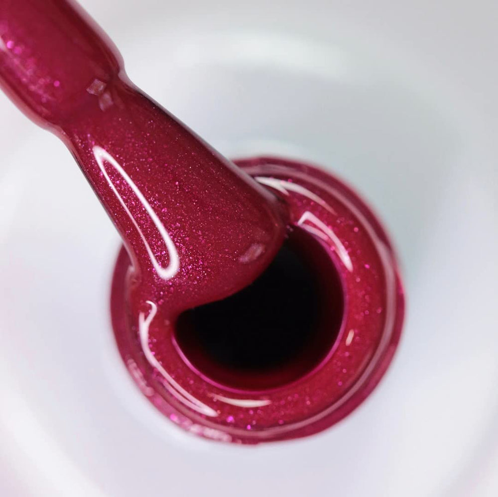 UV lak na nehty alessandro Striplac Elegant Ruby - Jemný a dlouhotrvající - Snadné odstranění díky odlupovací technologii - Veganský a bez krutosti - 8 ml