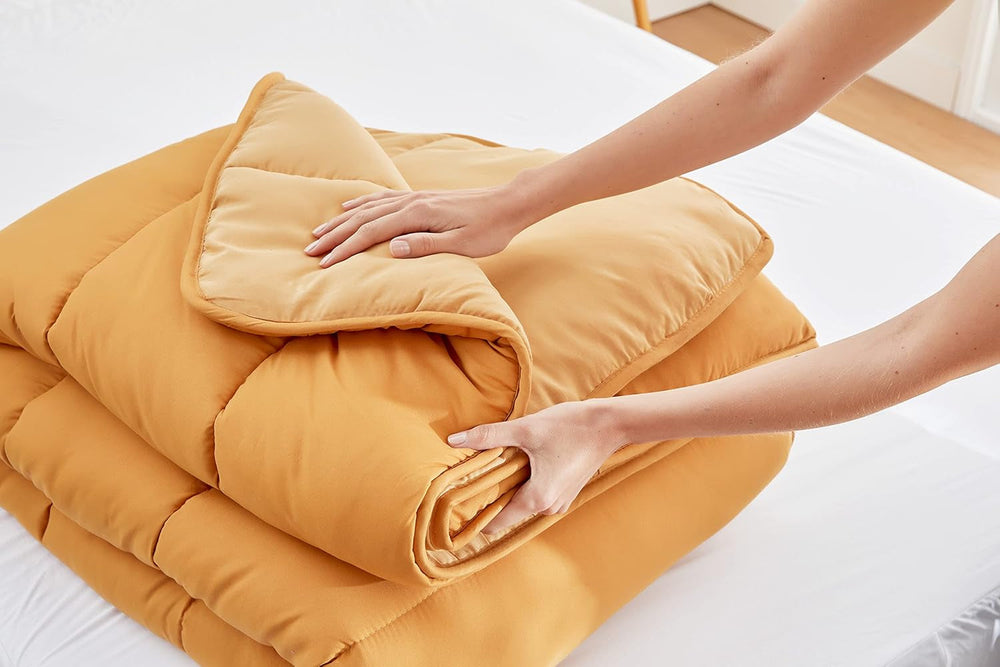 Pikolin Home - Oboustranná přikrývka 300 G - bicolor Nordic výplň - do postele 150 - pohodlná, teplá, prodyšná, modrá, 240 X 220 cm Přikrývky a přikrývky Naty Shop