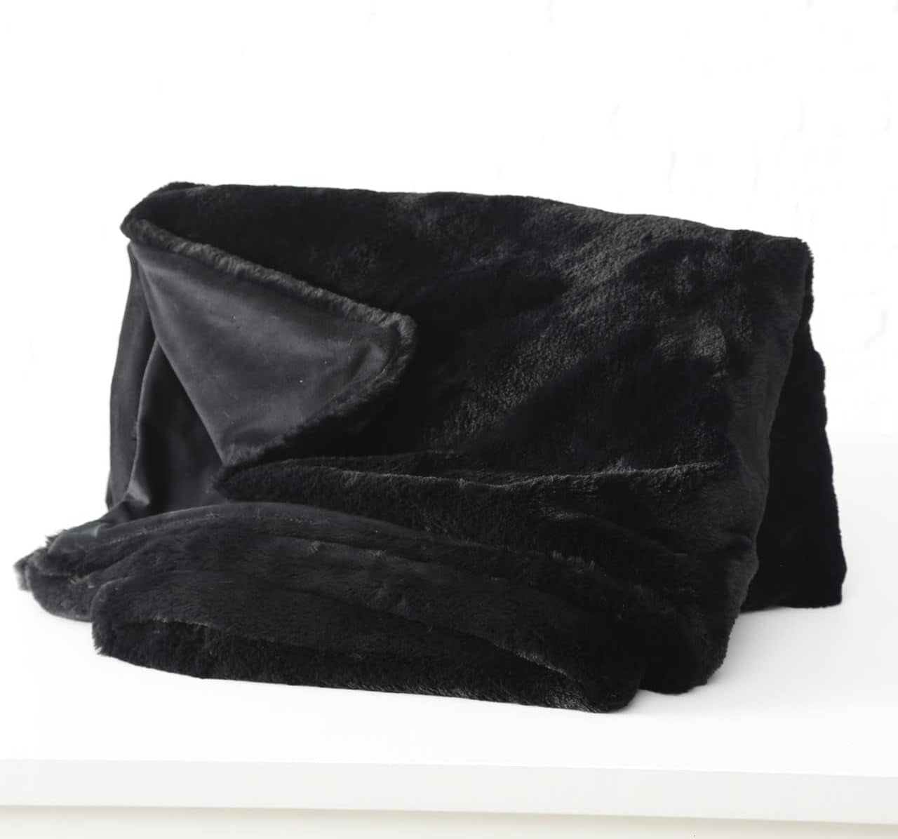 Deka Boltze Storan (rozměr 150X200 cm, béžová barva, pohodlná polyesterová deka, ideální na chladné zimní večery, kožešinový vzhled) 1015378 BOLTZE Postele a deky černá