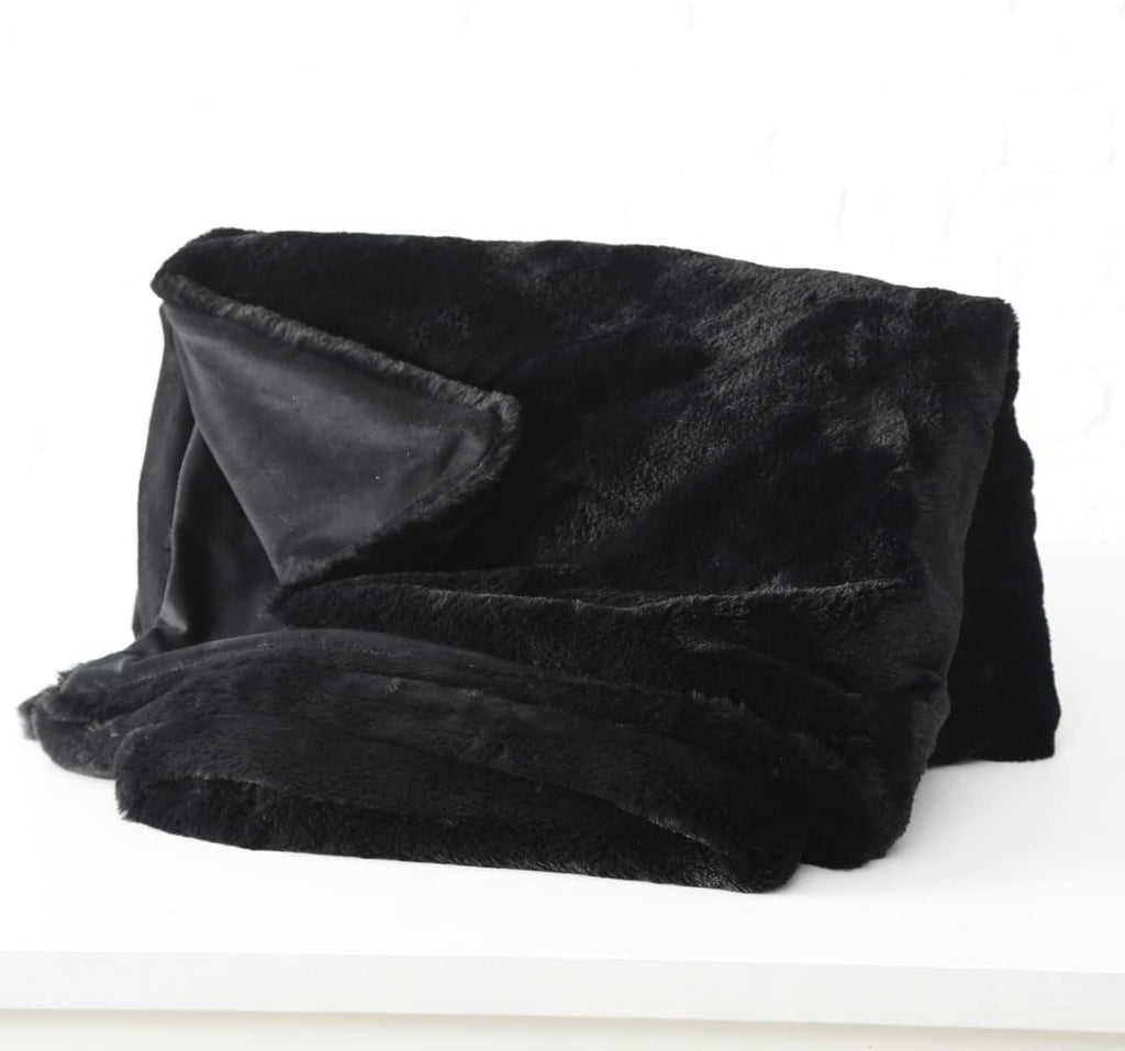 Pătură Boltze Storan (dimensiune 150X200 cm, culoare bej, pătură confortabilă din poliester, ideală pentru serile reci de iarnă, aspect blană) 1015378 Paturi si Cuverturi BOLTZE Negru