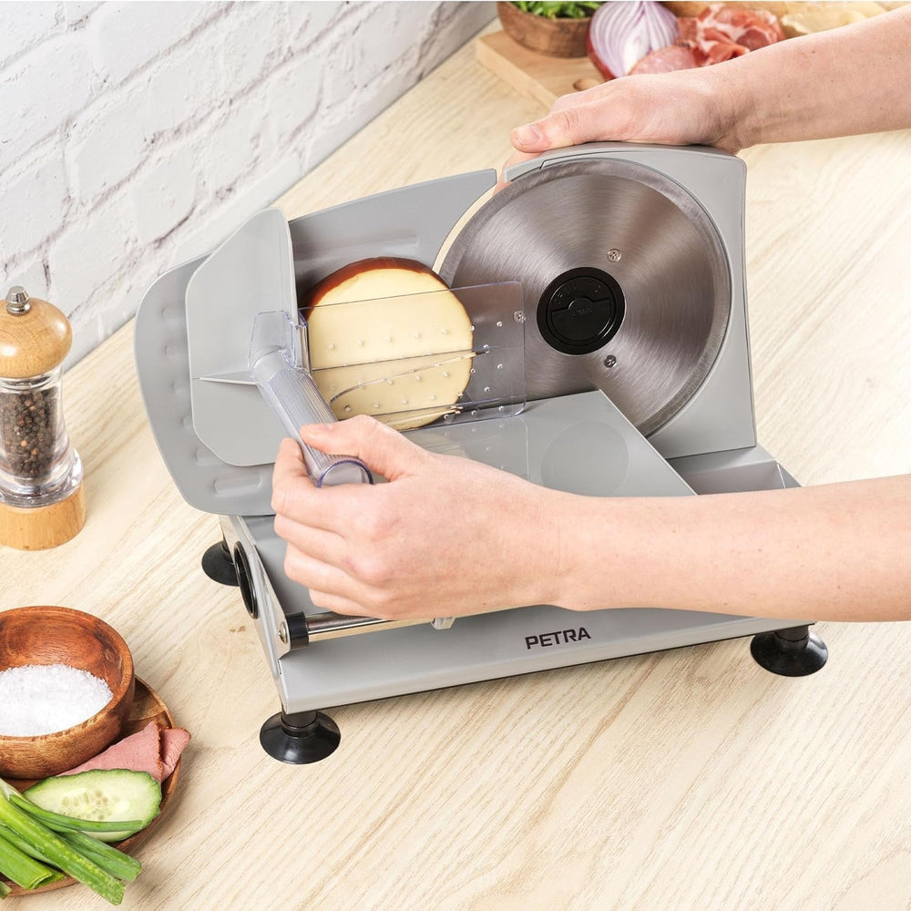 Petra PT4636VDE Multifunkční elektrický kráječ, tloušťka krájení 1-15 mm, 3 hladké nerezové nože Drtiče a kráječe Naty Shop