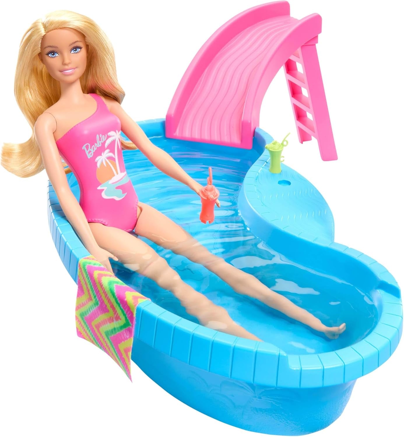 Păpușă Barbie și accesorii - piscină cu tobogan și accesorii pentru ore întregi de distracție la soare, costum de baie roz cu design tropical, pentru copii cu vârsta de 3 ani și peste, HRJ74
