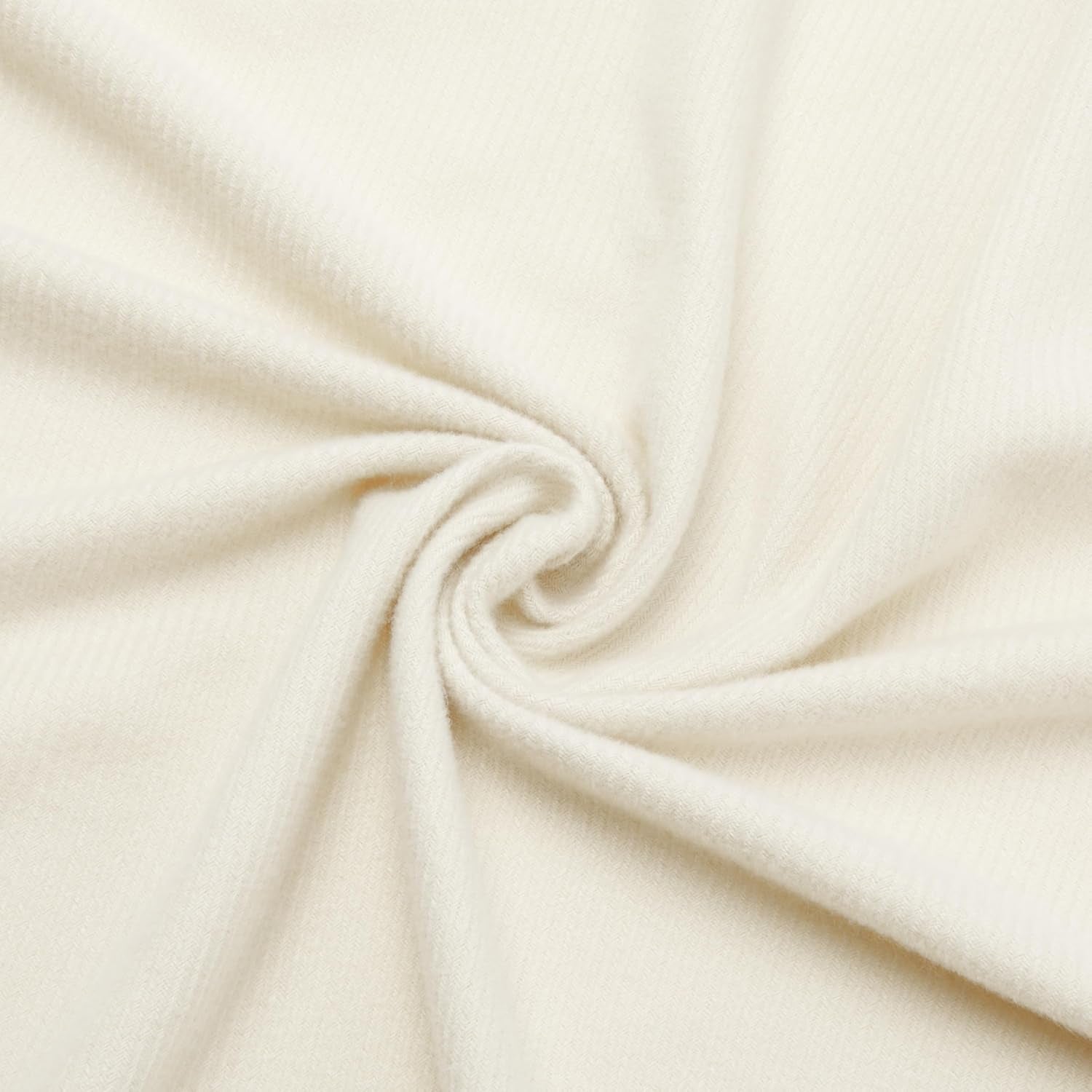 Amazon Basics Throw Deka, lehká, recyklovaný polyester, Room Decor Cozy Dekor, 127 X 152 Cm, slonovinově bílá s modrým vzorem Check Beds and Deky Besuche den Amazon Basics-Store