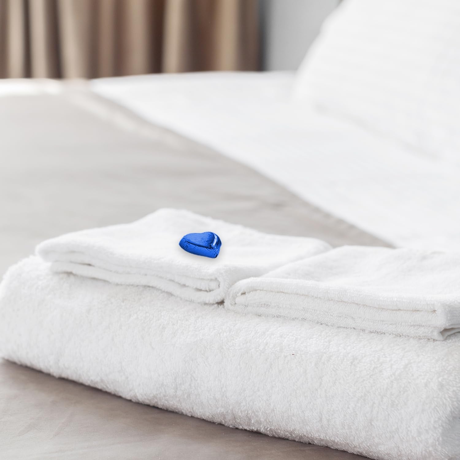 Günthart 150 modrých čokoládových srdcí s nugátovou náplní | Tučňáci s nugátovým krémem | Blue Chocolate Penguin Hearts | Soutěž | Modré čokoládové srdce | Tučňák (1,2 kg)