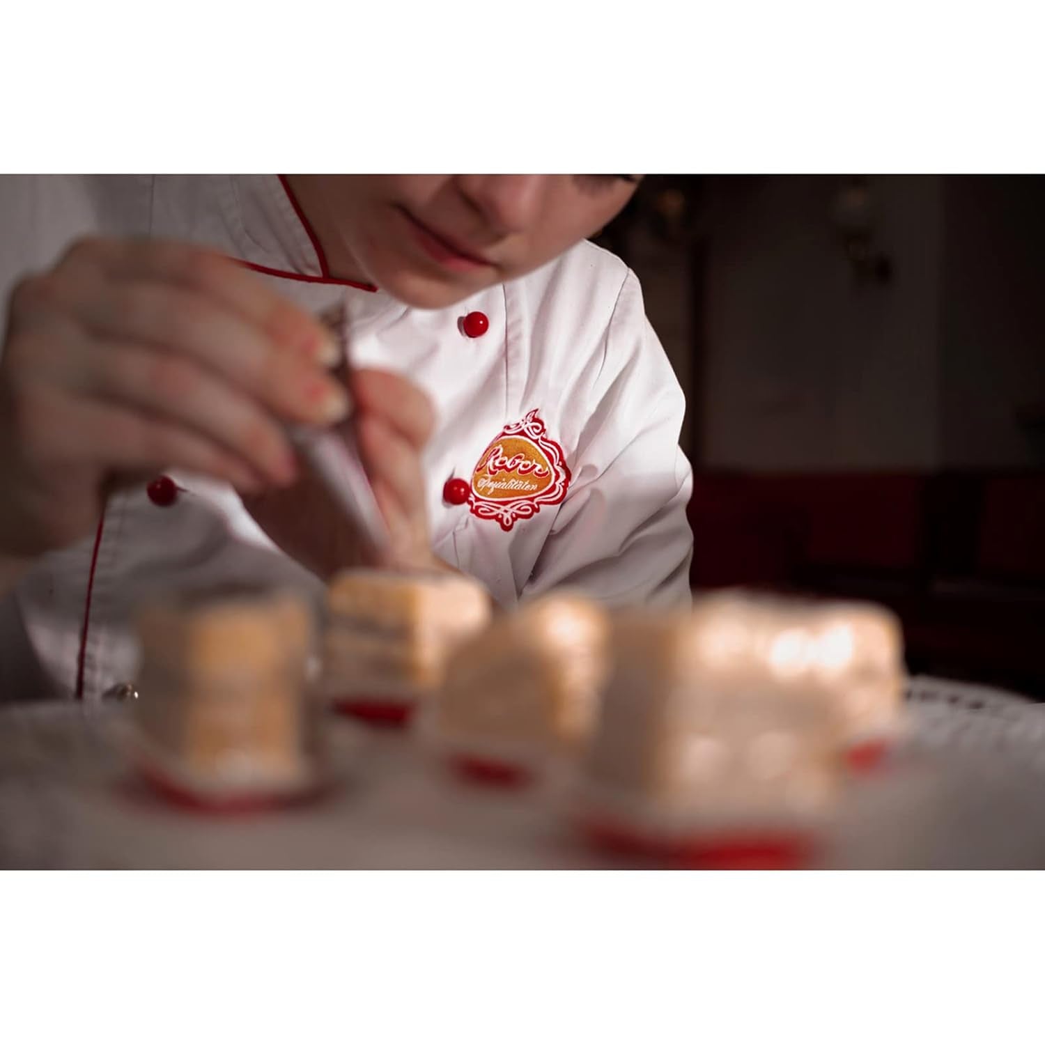 Pralinky RCP Schladerer, jemný sortiment, mléčná a hořká čokoláda, s cukrovou krustou i bez, tekutá náplň, obsahuje alkohol, skvělý dárek, 255g