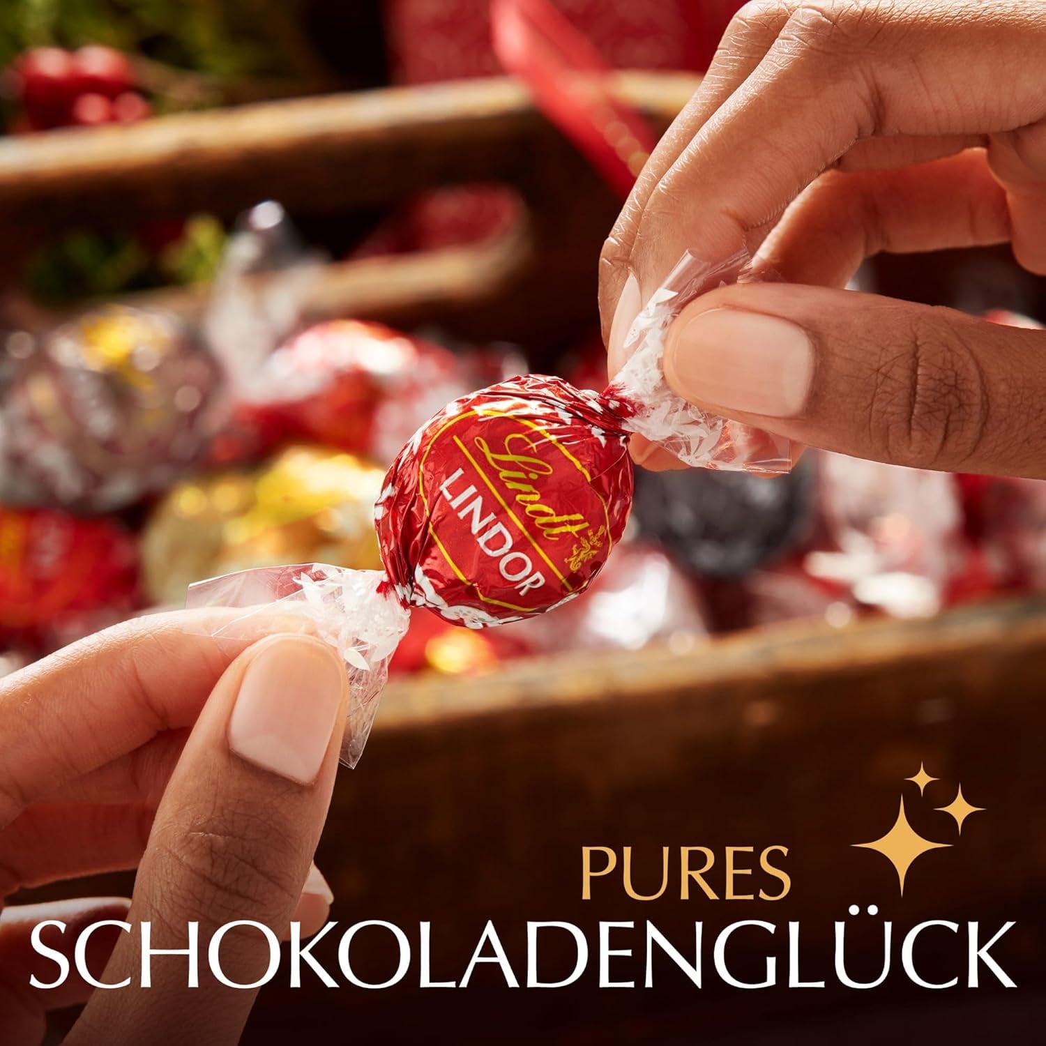 Lindt Čokoláda | Kornout z mléčné čokolády LINDOR | 500 g | 38 mléčných čokoládových kuliček s náplní rozpouštějící se v ústech | Čokoládový dárek