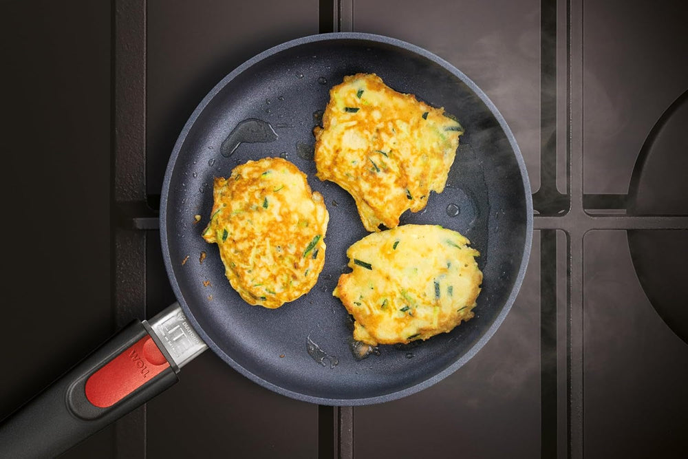 Plochá pánev Woll Diamond Lite - Indukce -, Ø 20 cm, výška 5 cm, S odnímatelnou rukojetí - Vhodné pro všechny typy varných desek, Hliníkový litý, Nepřilnavý povrch Hrnce a pánve Naty Shop