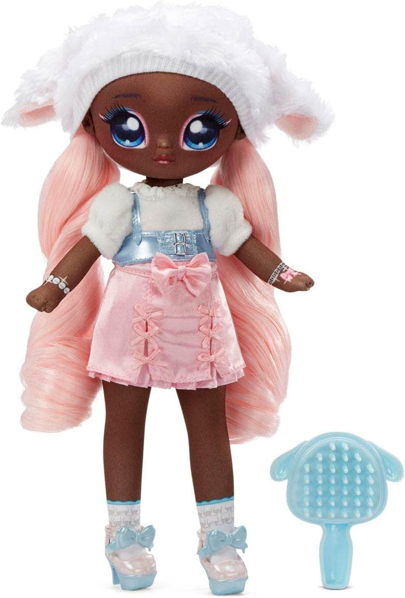 N/A N/A N/A SurpriseTeens Modepuppe - Sammlerpuppe - 28 cm měkká Stoffpuppe, inspirovaná ovcí - S růžovými vlasy - Lila Lamb