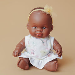 Miniland loutka, 21 cm, Africká dívka. Vyrobeno ve Španělsku. Anatomicky správně. Kolekce My Friend & Me, African Girl