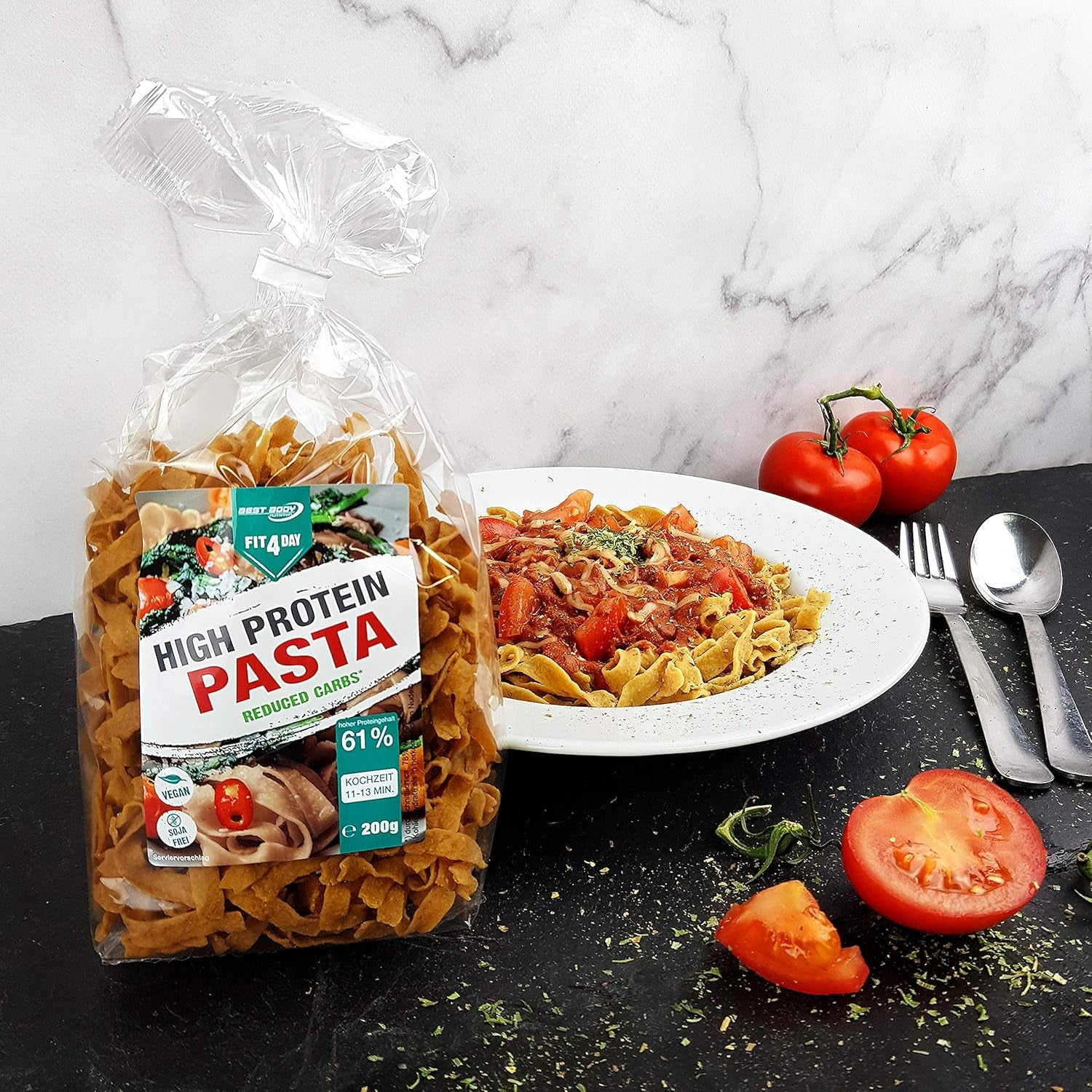 Nejlepší proteinové těstoviny pro tělovou výživu 6 x 200 g - Fit4Day High Protein Tagliatelle - 61 % proteinů, nízký obsah sacharidů, veganské a bez laktózy, bez sóji - vysoce kvalitní hrachový protein - pro nízkosacharidové diety