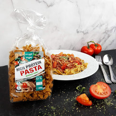 Nejlepší proteinové těstoviny pro tělovou výživu 6 x 200 g - Fit4Day High Protein Tagliatelle - 61 % proteinů, nízký obsah sacharidů, veganské a bez laktózy, bez sóji - vysoce kvalitní hrachový protein - pro nízkosacharidové diety
