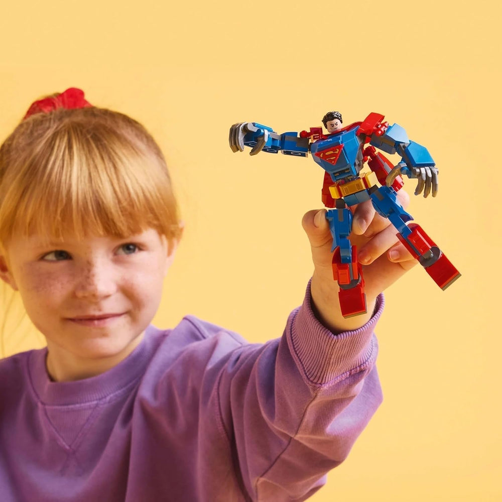 LEGO DC Superman Mech vs. Lex Luthor – Hračka superhrdiny se 2 minifigurkami – Sestavitelná akční figurka s pohyblivými pažemi, nohama a prsty – Dárek pro chlapce a dívky Věk 6+ 76302 Stavebnice Besuche den LEGO-Store