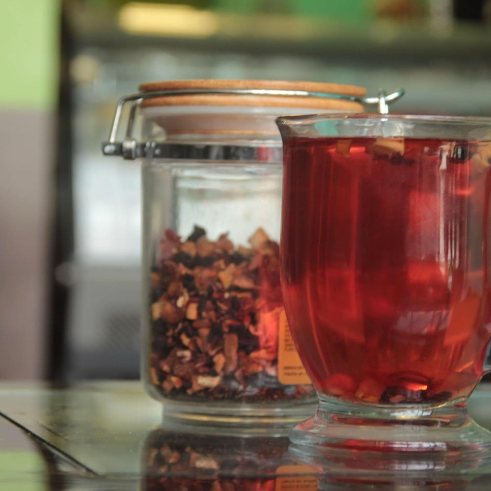 Ceai de fructe – 100 g Amestec aromat de fructe cu mere, hibiscus și scorțișoară – Pungă cu fermoar, aproximativ 25 de cești – Fără aditivi, ambalat în Germania