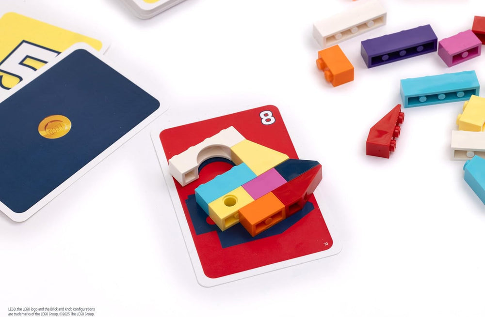 Asmodee Brick Like This! Das offizielle Lego-Partyspiel - Schnelles, lustiges Bauspiel für Familien, Kinder, Jugendliche und Erwachsene – 15 Minuten, für 2-8 Spieler ab 7 Jahren, Deutsch Version