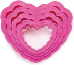 0255306 Set de forme pentru biscuiți în formă de inimă, ondulate, 4 piese, mărimi 4-5,5-7-8, înălțime 2,2 cm