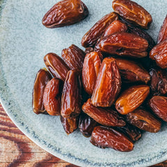 Seeberger Sladké datle s medem, s krémovou dužinou, 13 x 200 gramů Dehydrované produkty Naty Shop