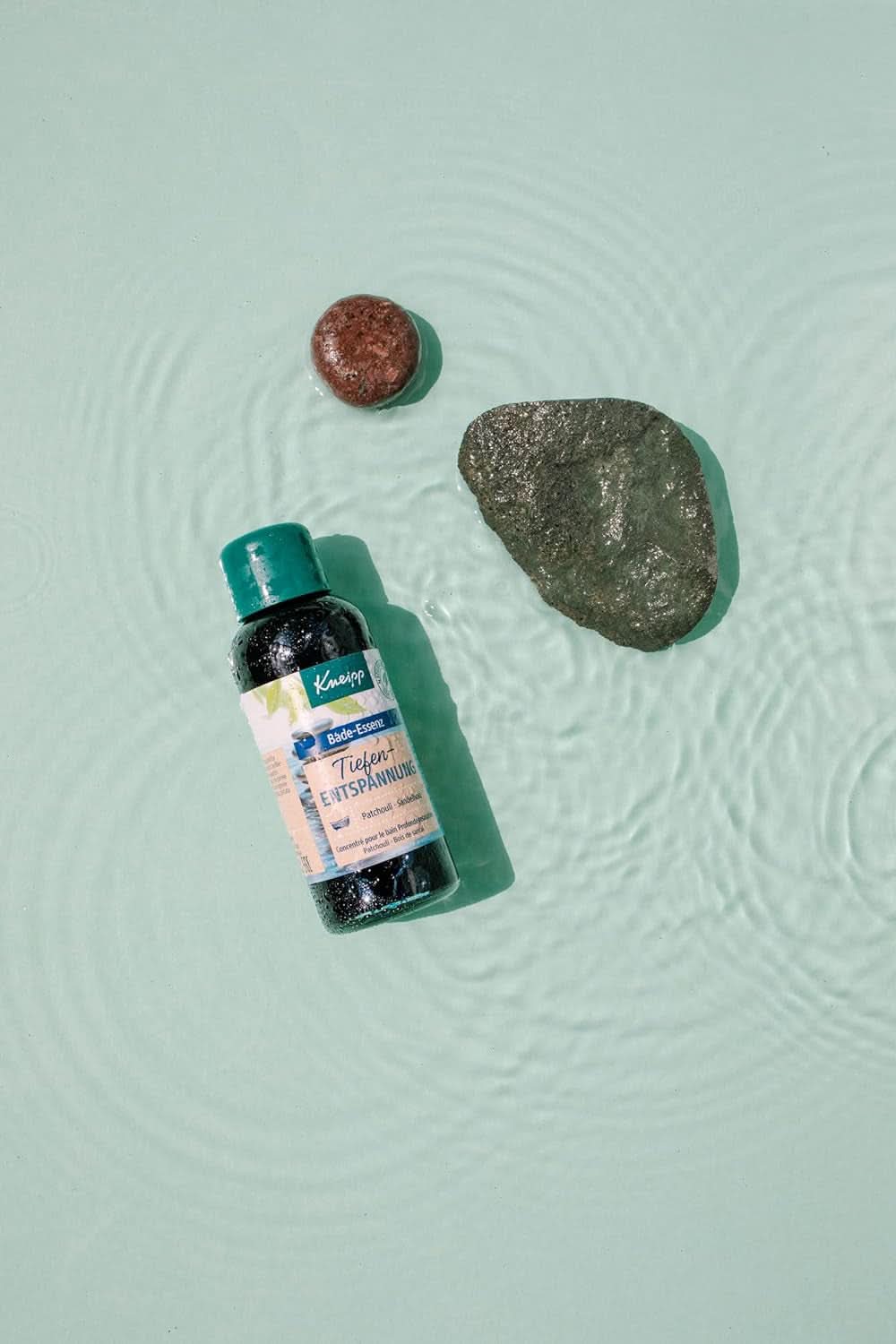 Kneipp, koupelový olej s přírodním esenciálním olejem pačuli a extraktem ze santalového dřeva pro hlubokou relaxaci a zklidnění, 100 ml Naty Shop