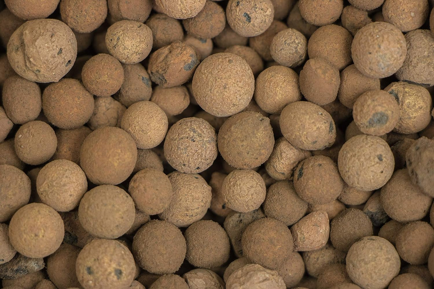 Expandovaný jíl mgc24® - hrubozrnný jílový granulát pro drenáž a hydroponii, zrnitost 8/16 mm - 10 litrů