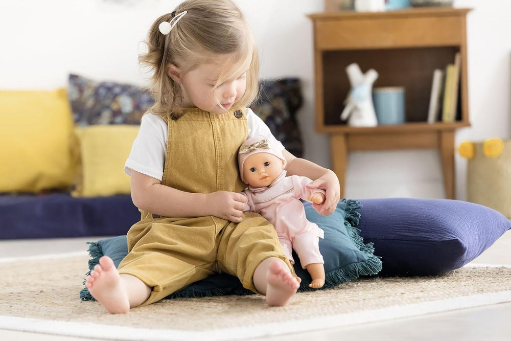 Corolle 9000100270 - Mon Premier Poupon Calin Manon, păpușă franceză cu talisman și parfum de vanilie