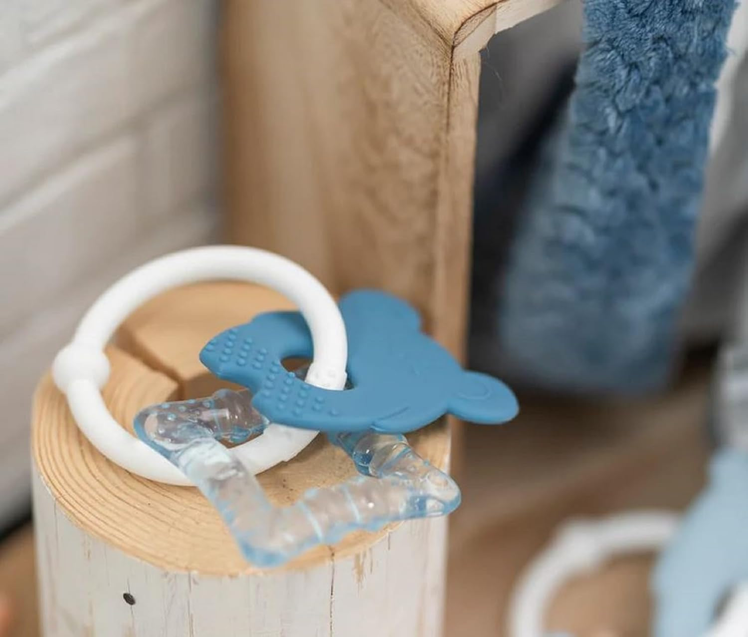 Inel de dentiție răcoritor din silicon Nattou, Șoricel, Umplut cu apă, Fără BPA, 13,5 x 10,5 x 15 cm, Silicon, Albastru/Alb