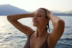 Kneipp Aroma, aromatický sprchový gel s přírodními výtažky z borůvky, slézu a přírodního vyživujícího oleje, 200 ml Sprcha a koupel Naty Shop