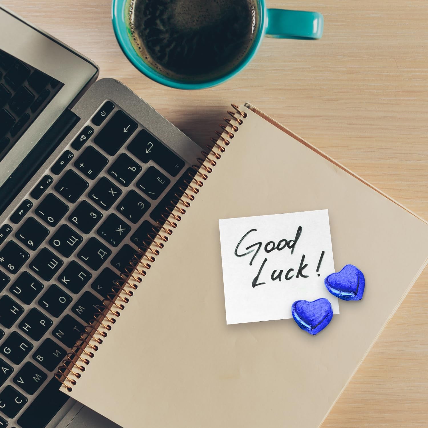 Günthart 150 modrých čokoládových srdcí s nugátovou náplní | Tučňáci s nugátovým krémem | Blue Chocolate Penguin Hearts | Soutěž | Modré čokoládové srdce | Tučňák (1,2 kg)