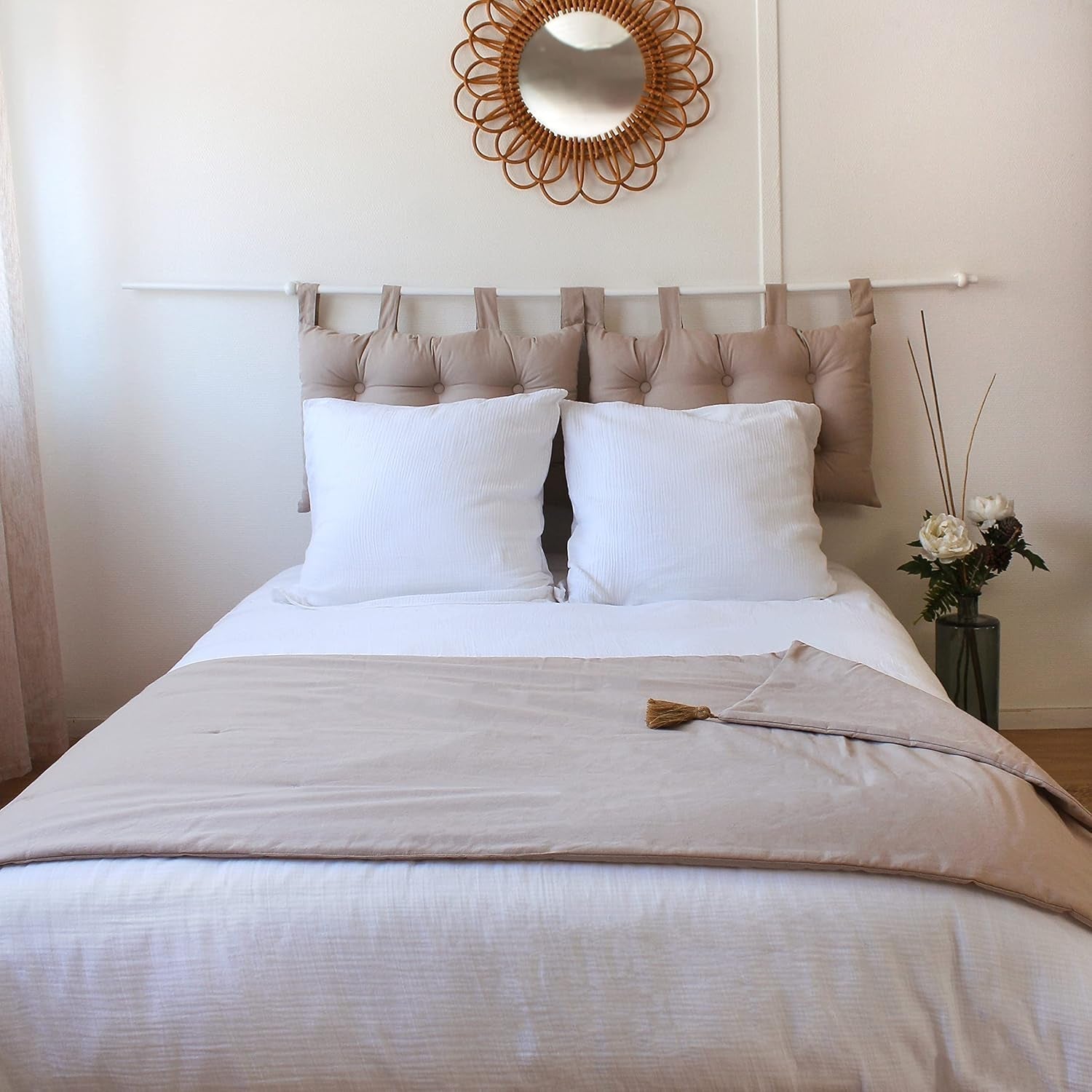 Cuvertură Enjoy Home, Bej, Natural, Cu 4 pompoane de iută, 90 X 190 Cm, 100% bumbac, certificat Oeko-Tex, colecția Panama Plapumi si pilote Naty Shop