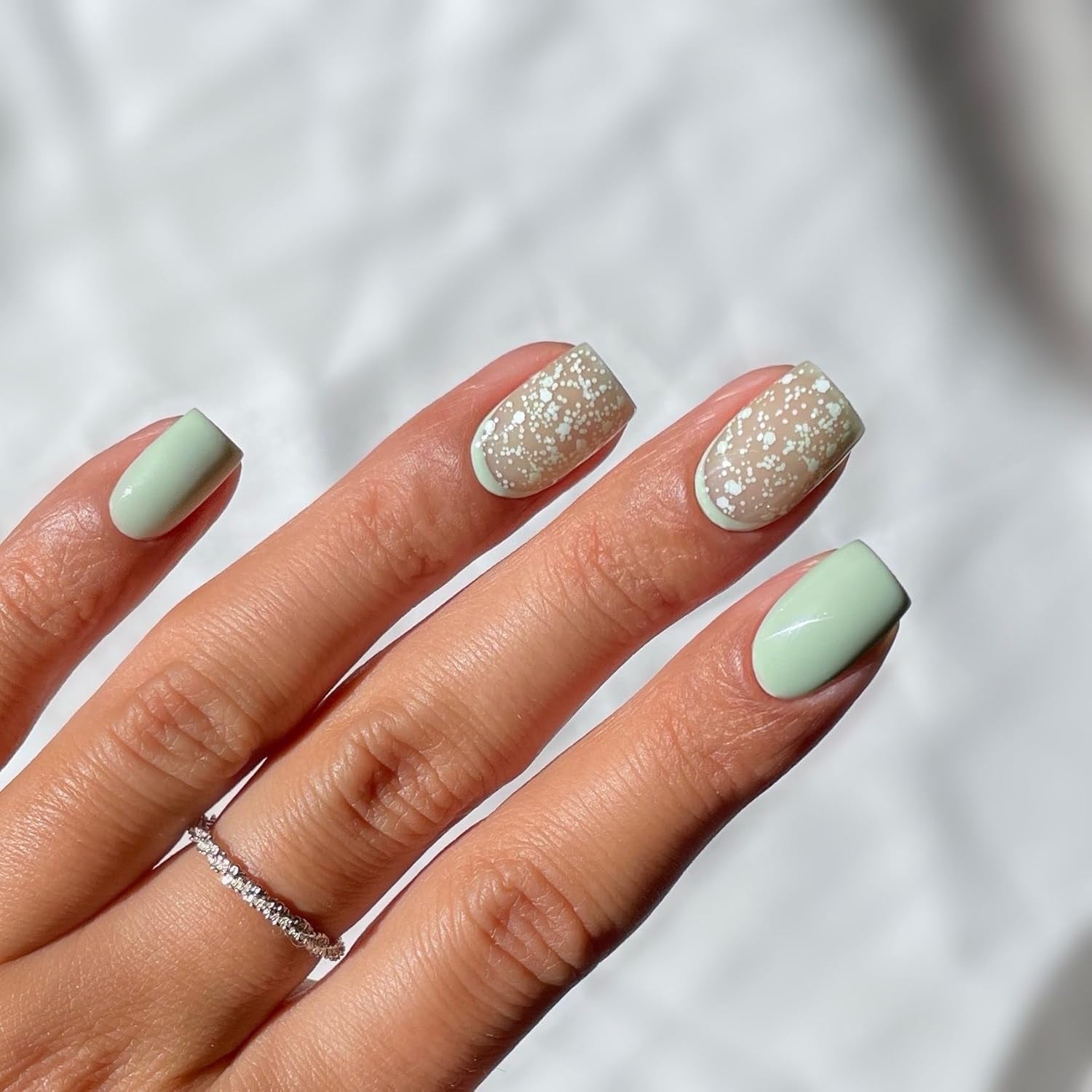 UV lak na nehty Semilac Hybrid 494 Frozen Pistachios 7 ml