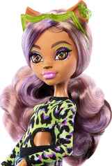 Ostrov Monster High Scare-adise Clawdeen Wolf Puppe s Badeanzug, Jogger und Strandzubehör wie Visier, Wasserflasche und Buch