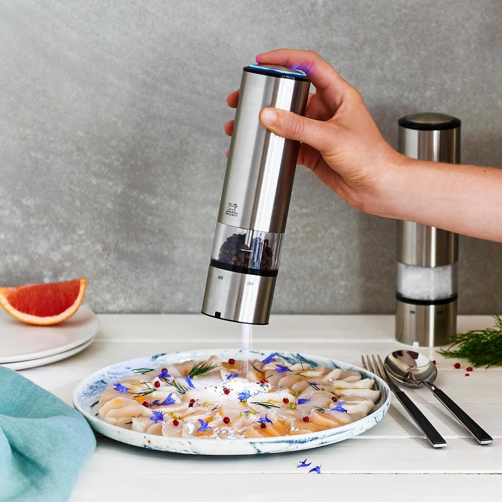 Sada elektrických mlýnků na pepř/sůl PEUGEOT Elis Sense, výška: 20 cm, nerez, stříbrná Mlýnky a mlýnky Naty Shop