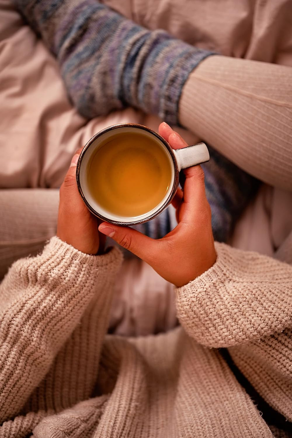 Yogi Tea - Kurkuma Chai, ceai ayurvedic organic cu mirodenii, fără cofeină, amestec de curcuma, scorțișoară și ghimbir, ceai Yogi vrac, pachet de 8 x 90 g (720 g), ideal ca cadou