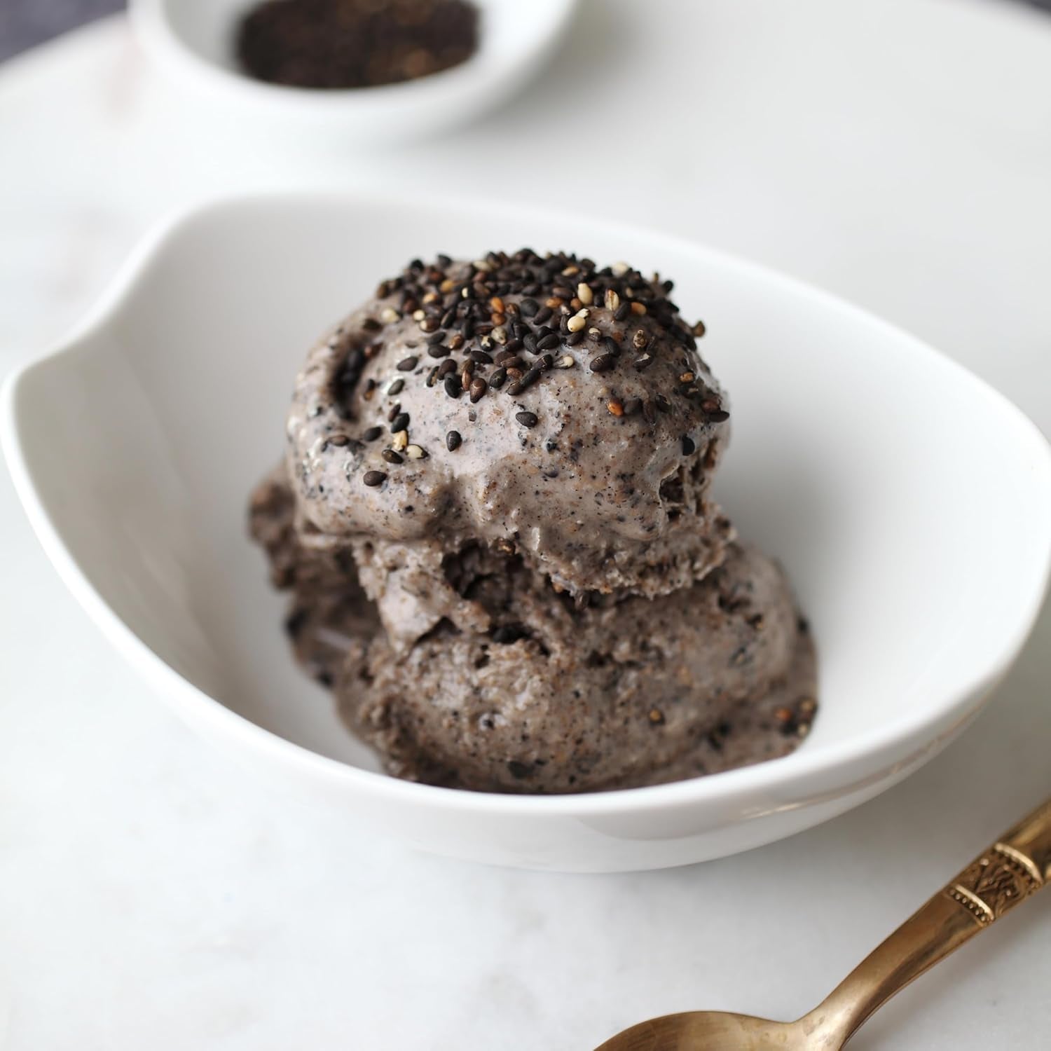 - Gerösteter schwarzer Sesame 150g | Ballaststoffreich | Zdroje bílkovin vegan | Reiches Aroma | Antioxidant | Einfach streuen