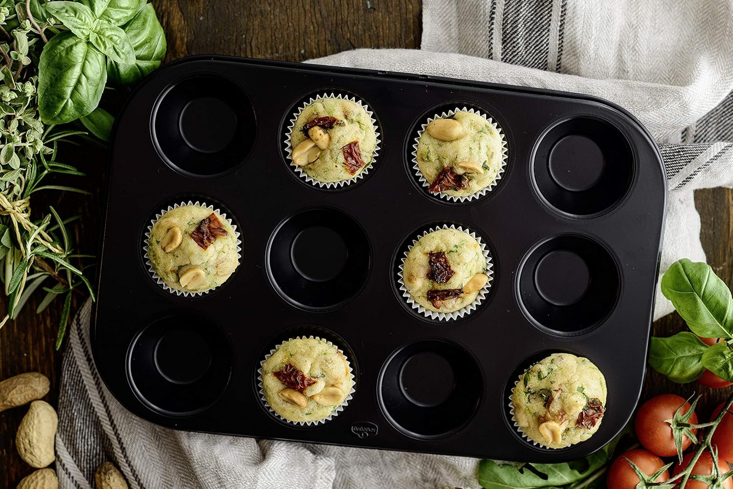 Dr. Oetker - Hliníkový pekáč Tradition s nepřilnavým povrchem (barva: černá), 1 kus. Formy a pečící plechy Naty Shop