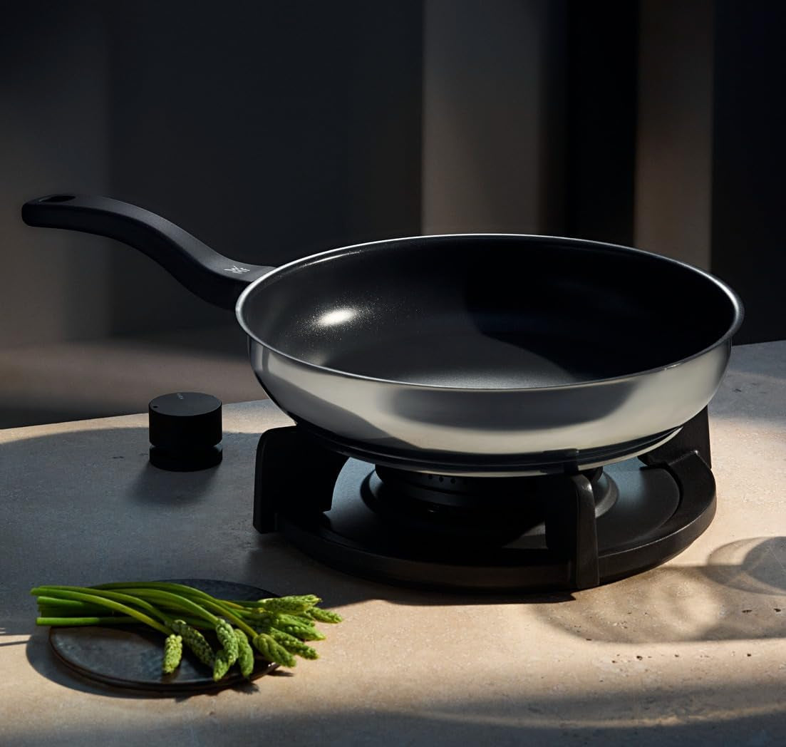 WMF Devil, indukce, nerezová ocel potažená Cromarganem, plastová rukojeť Hrnce a pánve Naty Shop