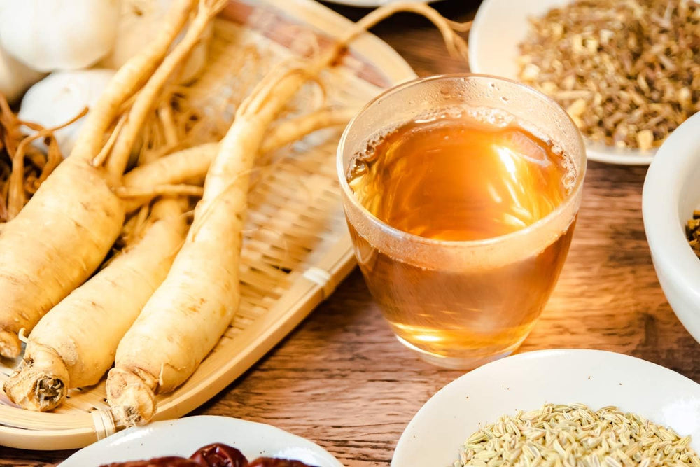 SAFLAX - Geschenk Set - Heilpflanzen - Echter Koreanischer Ginseng - 10 Samen - Mit Geschenk- / Versandbox, Versandaufkleber, Geschenkkarte Und Anzuchtsubstrat - Panax Ginseng