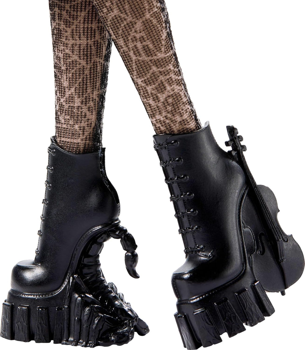 Monster High Wednesday Puppe und Accessoires, Wednesday Addams Sammelfigur in Nevermore Academy Uniform mit Eiskaltem Händchen und Rucksack, Puppenständer, HXJ04