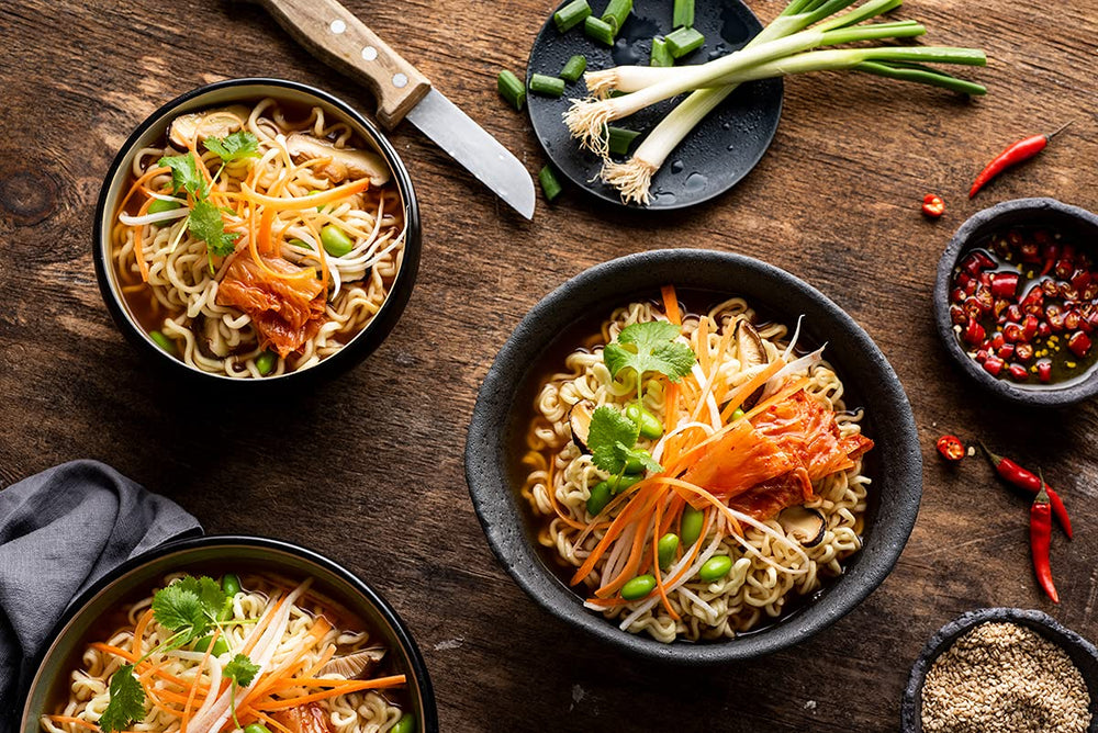 Instantní nudle Nong Shim Kimchi Ramyun - korejská polévka ramen v hrnku - rychlá příprava - 1 balení 75g