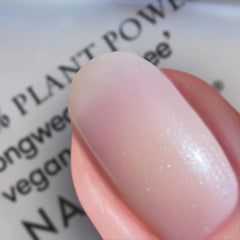 Nails Inc – ZÁŘIVÉ NĚKDE Plant Power Veganský lak na nehty – 73 % rostlinný, 100 % veganský a bez krutosti – perfektní manikúra, perleťová perla – pro ekologicky šetrné nail art