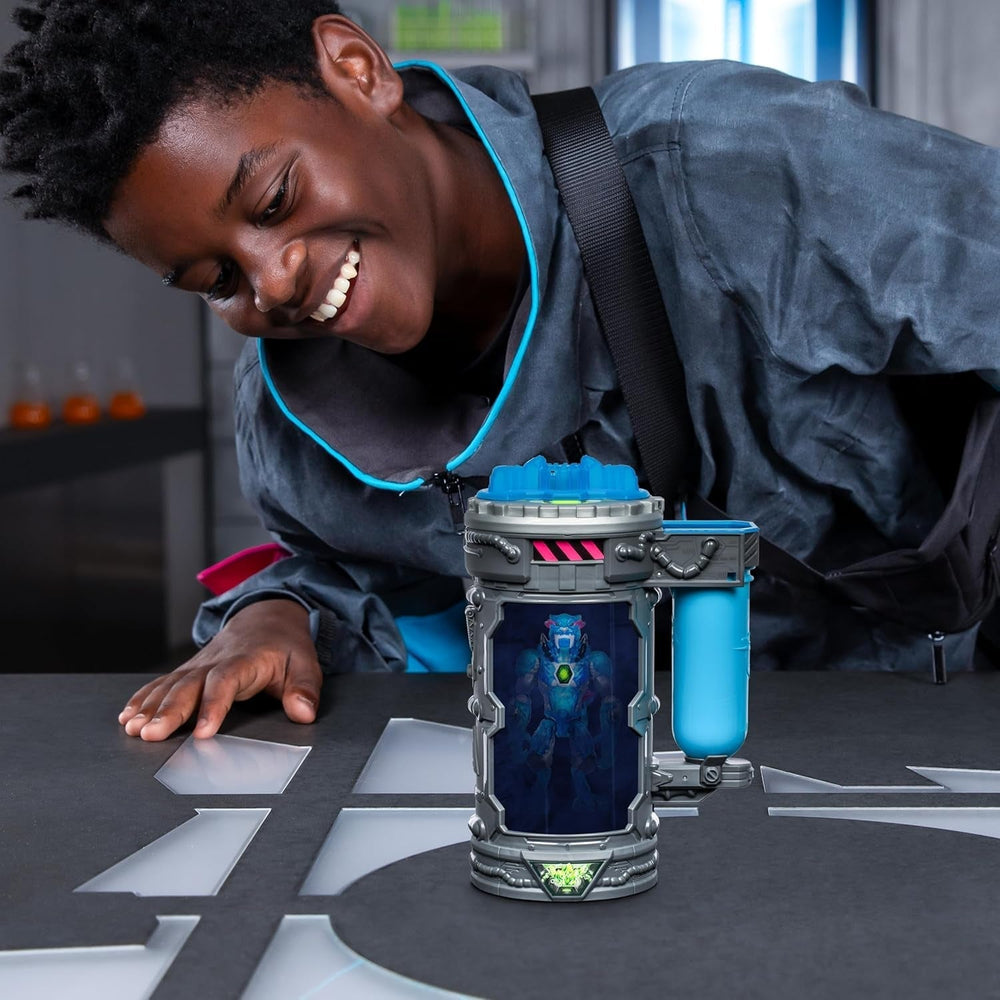 Stěhováci; Přesuňte ultimátní zvíře. Zažijte a vytvořte akční figurku Stealth Panthera z Mrbeasta. Sbírejte 3, Iconic Panther, Stealth Panther, Metallic Panther Akční figurky Naty Shop