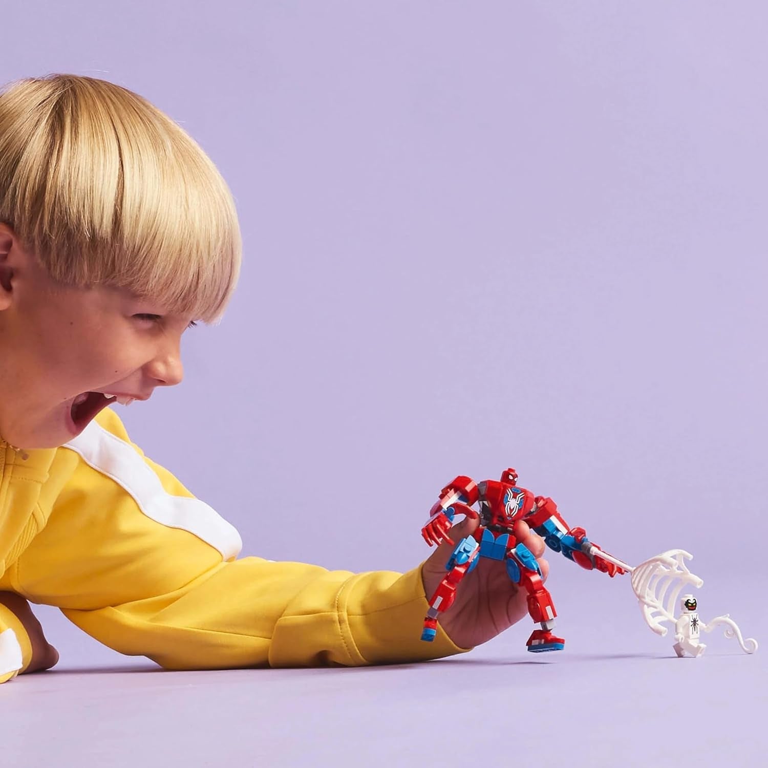 LEGO Marvel Spider-Man Mech Vs. Anti-Venom - Jucărie de supererou cu 2 minifigurine - Figură de acțiune cu brațe, picioare și degete mobile - Cadou pentru băieți și fete cu vârsta peste 6 ani 76308 Seturi de constructie Besuche den LEGO-Store