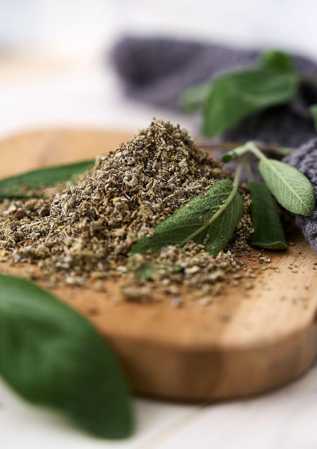 Fuchs, šalvěj, kyselá nota, jemně hořká na ravioli nebo noky, 14 gramů Koření Naty Shop