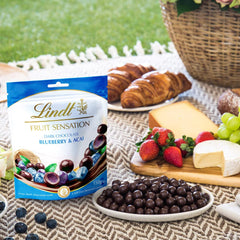 Lindt Chocolate Sensation Fruit Borůvka a Acai | 150 g | Kulička z hořké čokolády s rafinovanou ovocnou náplní na bázi jablka | Čokoládový dárek | Čokoládový dárek