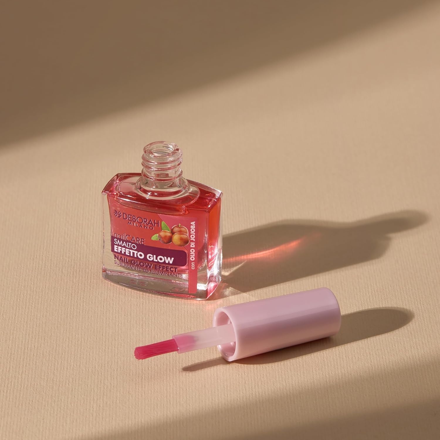 Milano lak na lámavé nehty, lámavý, lesklý efekt, rozjasňuje a zkrášluje nehty, s jojobovým olejem, zvýrazňuje přirozenou barvu nehtů, 8,5 ml