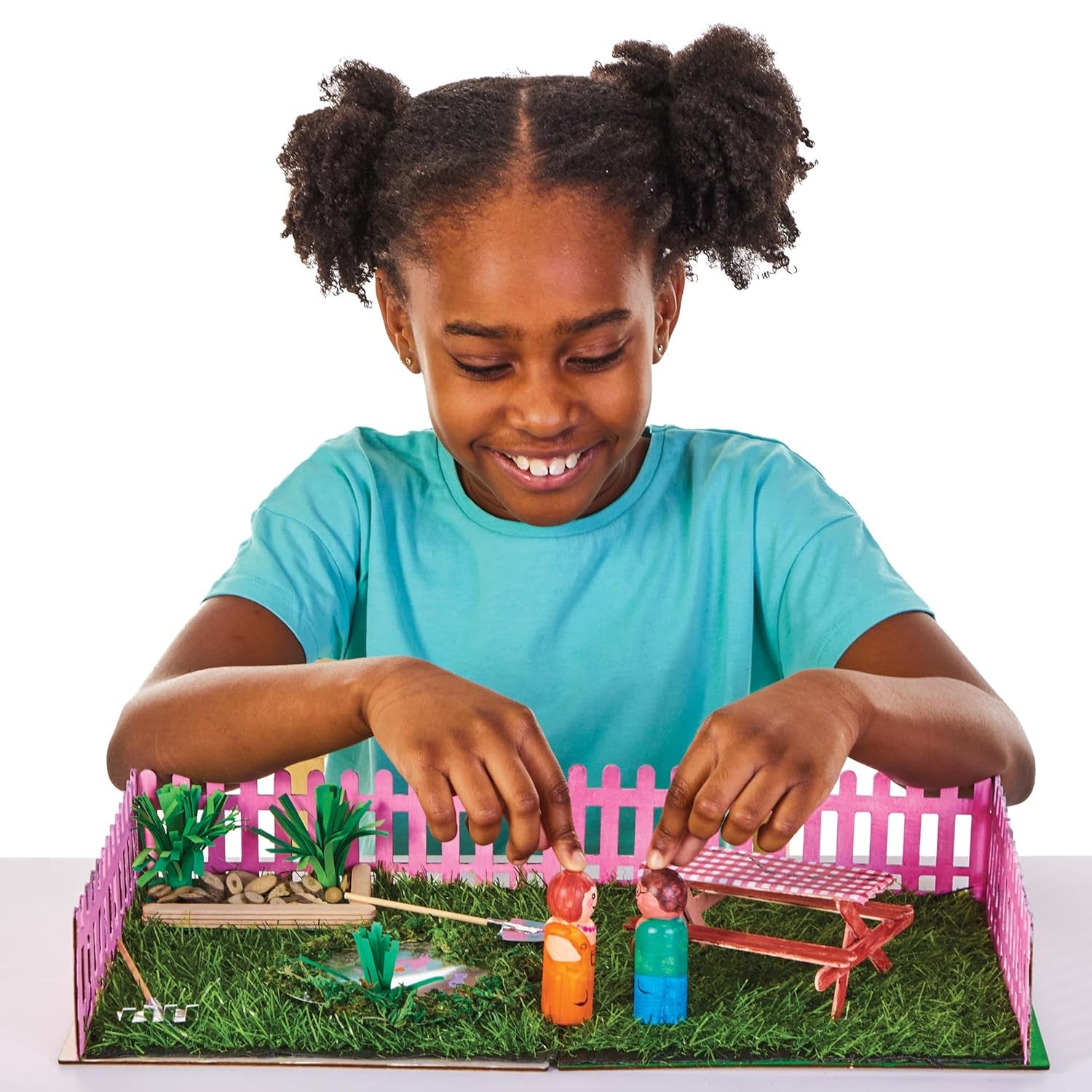 Baker Ross FN256 Mini casă de păpuși din lemn, grădină - 1 pachet, kit casă de păpuși pentru copii, kit de artizanat