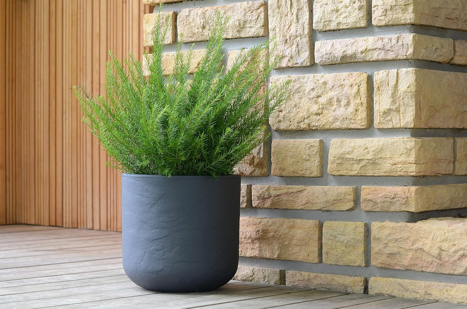 - Ghiveci rotund, 40 cm, Volcania'Up 32,5 l, aspect piatră, perete simplu, zonă rezervor apă, Ø 38,5 x Î. 36,8 cm, gri antracit